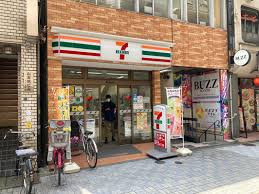 コンビニ　セブンイレブン神田駅西口通り店（コンビニ）まで107m