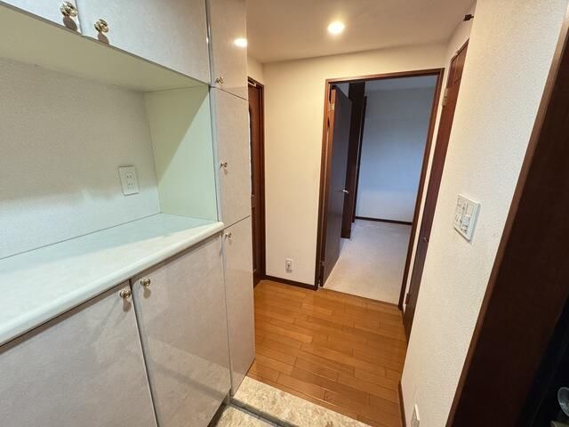 玄関　収納もある玄関です