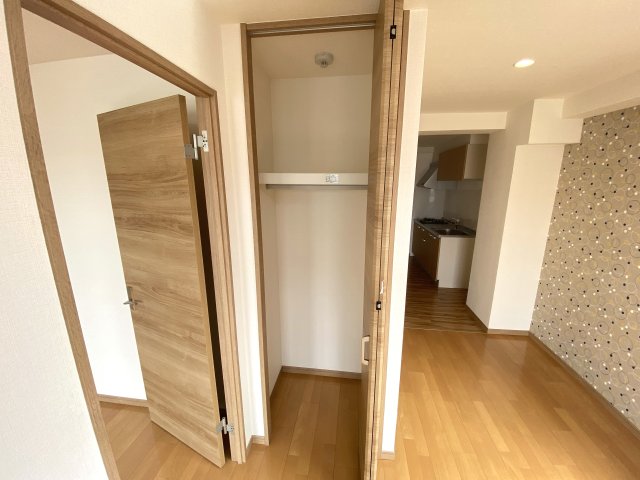 収納　南西向きで日当たり良好なバルコニー♪