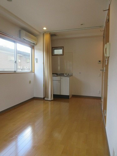 居室・リビング　別号室参考写真