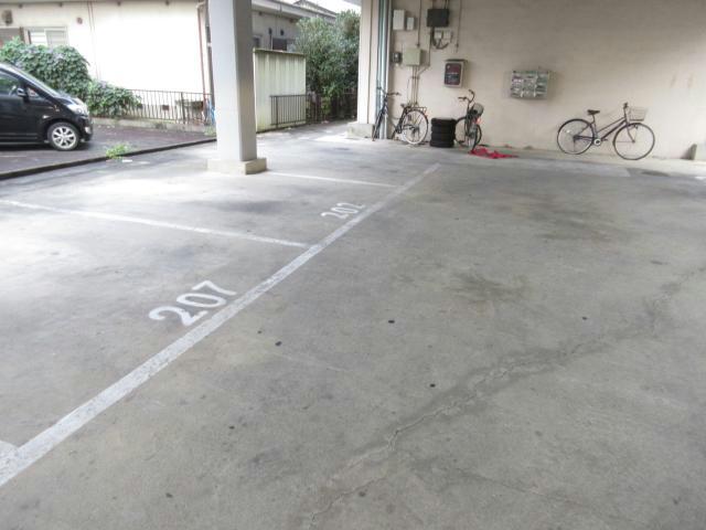 駐車場　駐車場