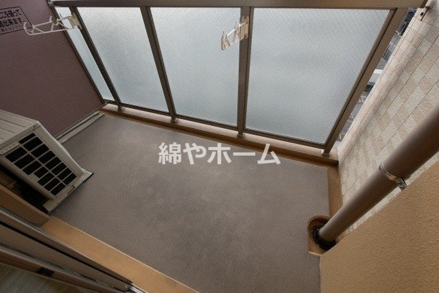 バルコニー　開放的で明るい空間を演出してくれるバルコニーです