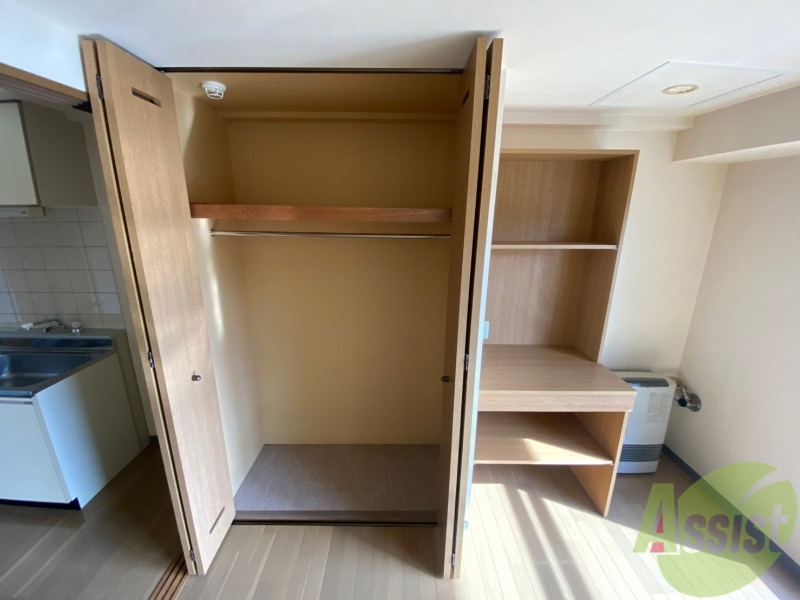 収納　寝室の収納です。部屋がすっきり片付きます。