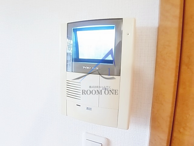 セキュリティ　モニター付きインターホンです。