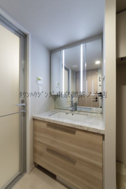 洗面設備　※写真は同タイプ住戸です。