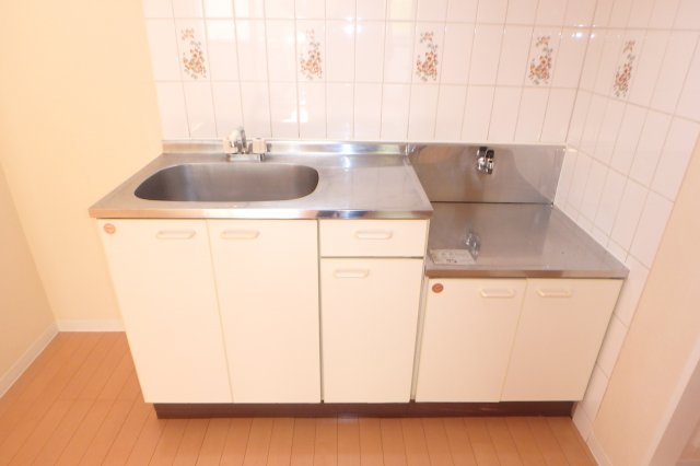 キッチン　他のお部屋の参考写真となります。