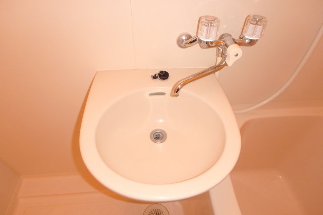 洗面設備　他のお部屋の参考写真となります。