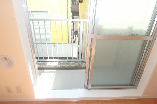 バルコニー　他のお部屋の参考写真となります。