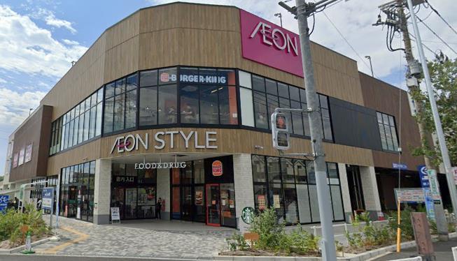 ショッピングセンター　イオンそよら横浜高田（ショッピングセンター）まで222m