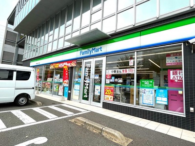 コンビニ　ファミリーマート博多上牟田一丁目店（コンビニ）まで270m