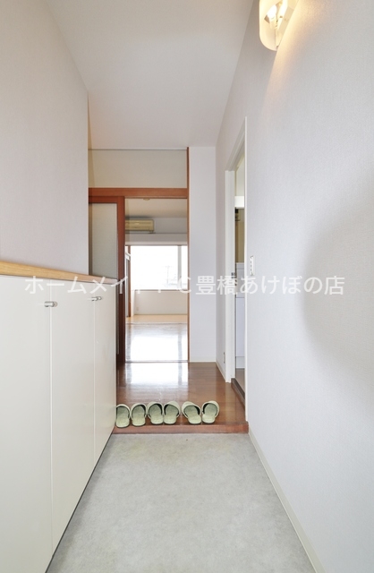 玄関　同型別部屋写真