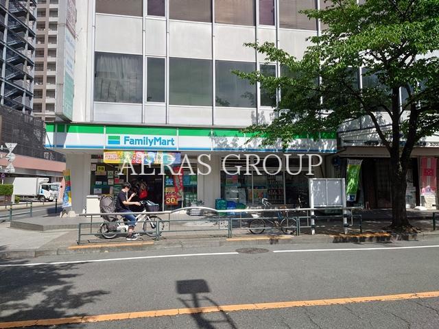 コンビニ　ファミリーマート 聖蹟桜ヶ丘店（コンビニ）まで997m