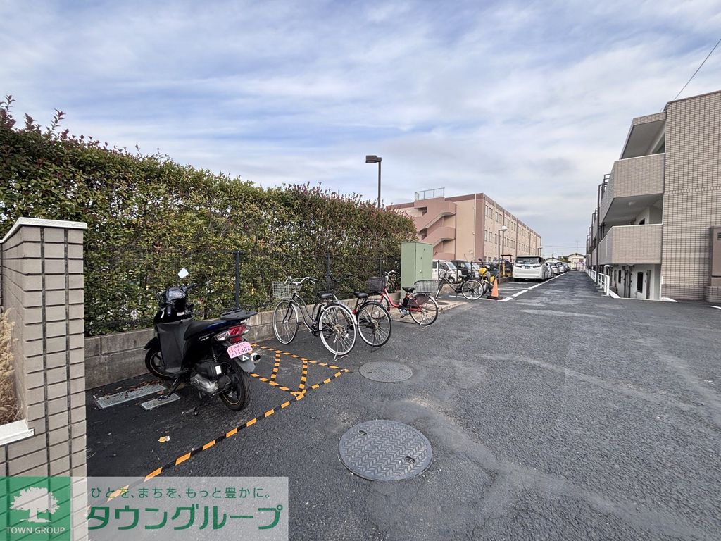 駐車場　駐車場