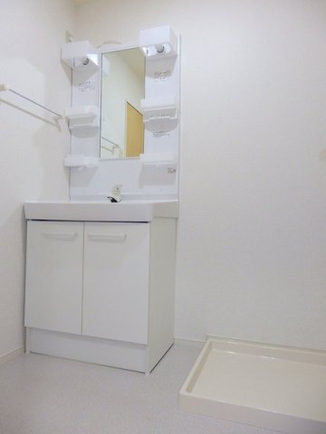洗面設備　コンパクトで使いやすい洗面所