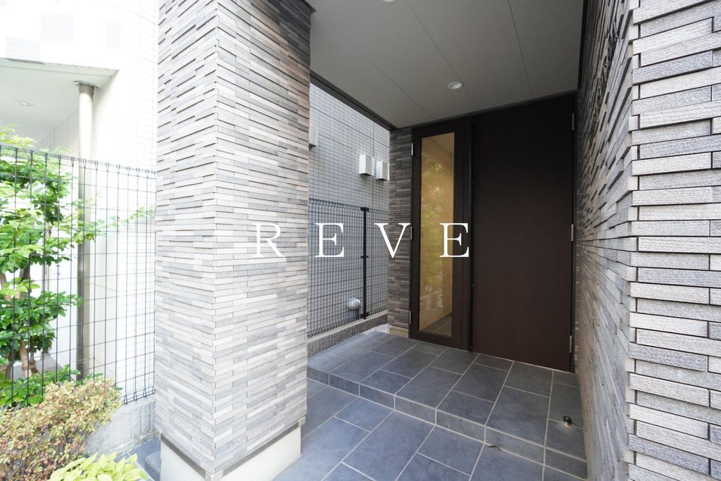 建物外観　エントランス