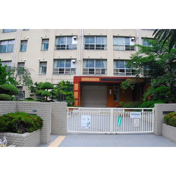 小学校　大阪市立日吉小学校（小学校）まで698m