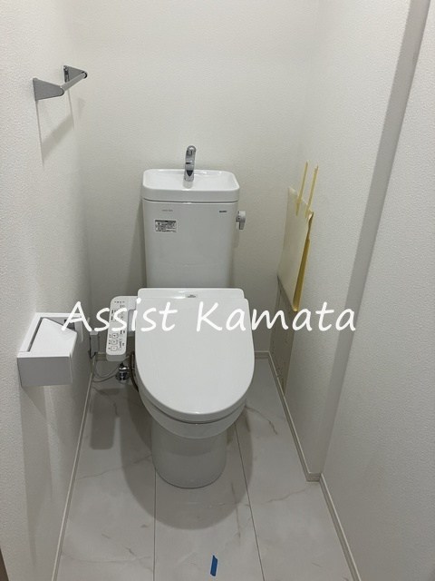 トイレ　写真は同タイプの別号室です