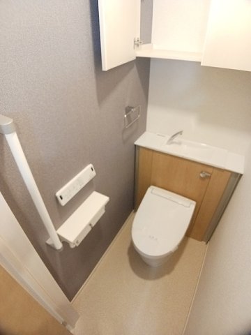ノーブルクレインのトイレ写真