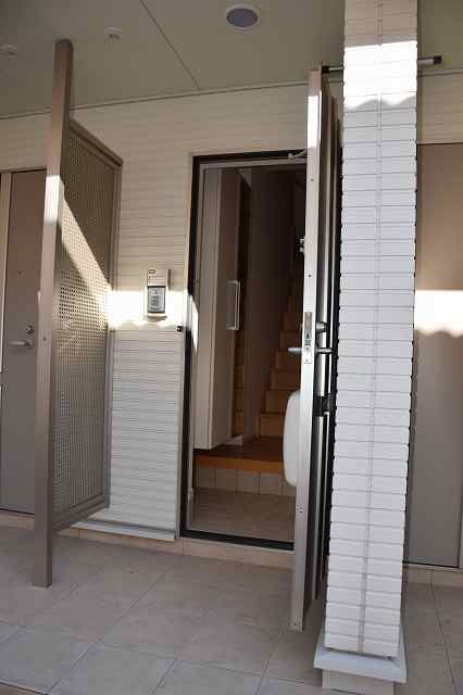 名鉄名古屋本線 前後駅 徒歩24分 2階建 築16年の玄関写真
