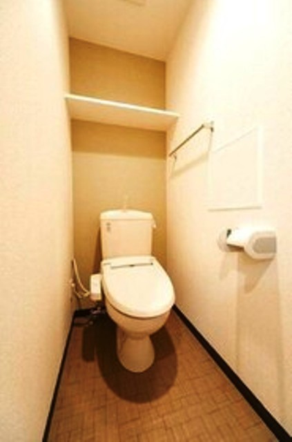 トイレ　同仕様の別部屋画像