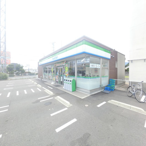 コンビニ　ファミリーマート下関小月茶屋店（コンビニ）まで1310m