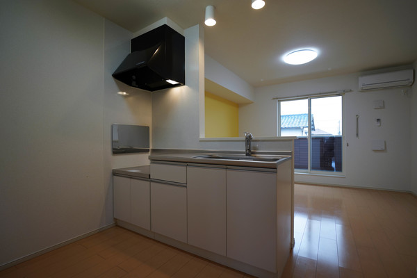 キッチン　同じ建物の別なお部屋