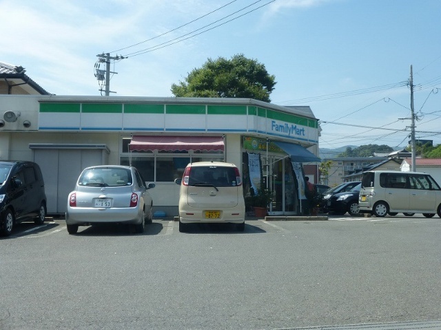 コンビニ　ファミリーマート東長崎矢上店（コンビニ）まで468m