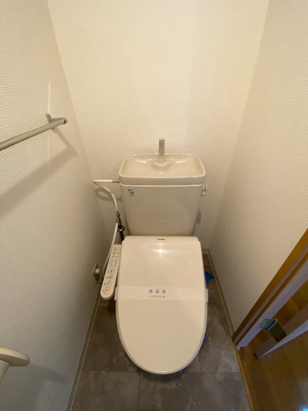 トイレ　別号室