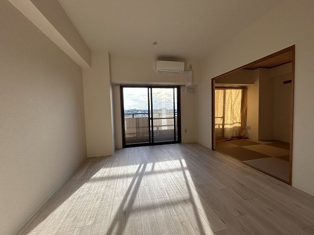 居室・リビング　※同一仕様の別部屋写真の為、現況優先となります。