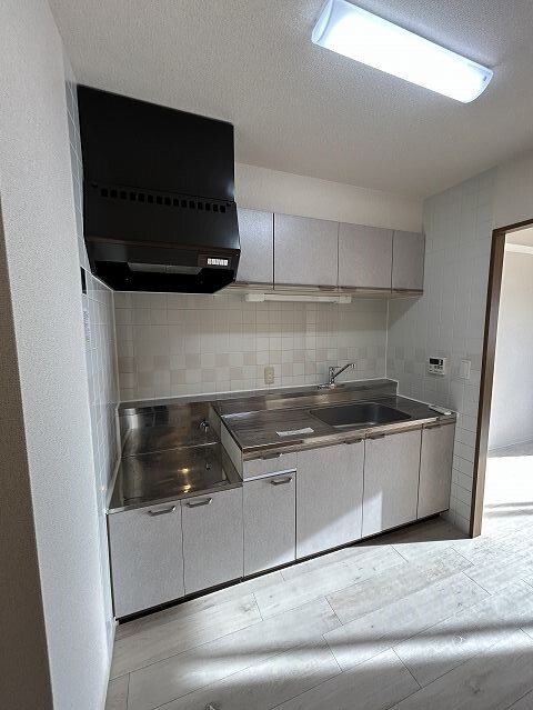 キッチン　※同一仕様の別部屋写真の為、現況優先となります。