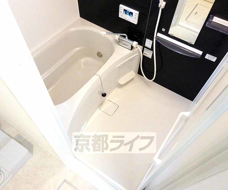バス・シャワールーム　コンパクトなお風呂です