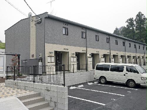 【レオパレスるんたの建物外観】