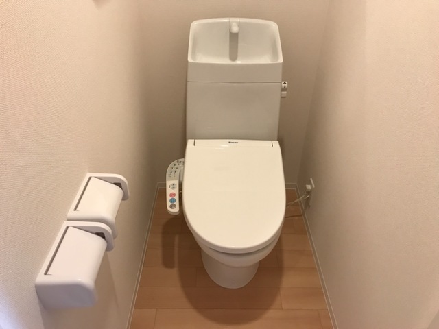 トイレ　ウォシュレット付きトイレです。