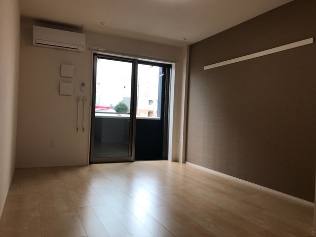 居室・リビング　9.7帖御座いますので広々です