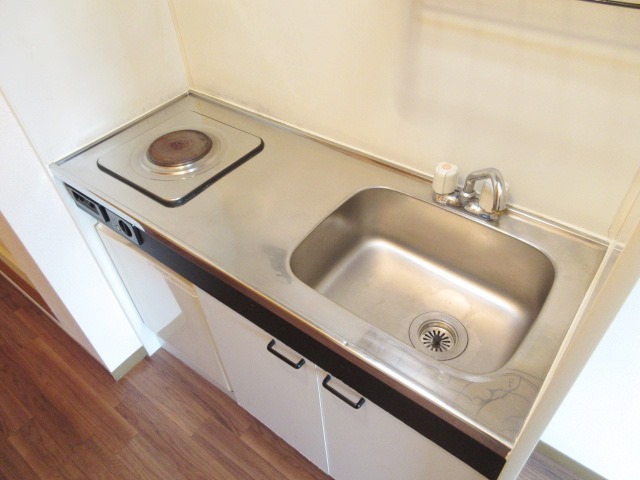 キッチン　電気コンロ付のキッチン