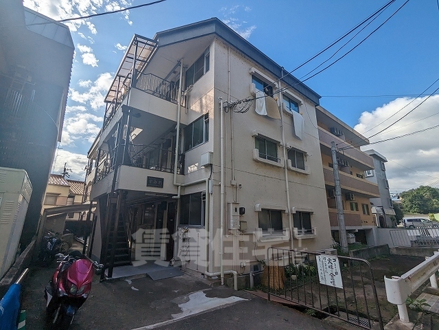 京都市山科区小山西御所町のマンションの建物外観