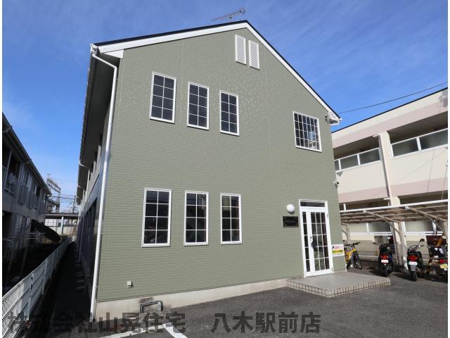 橿原市曽我町のアパートの建物外観