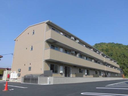 【福山市水呑町のアパートの建物外観】