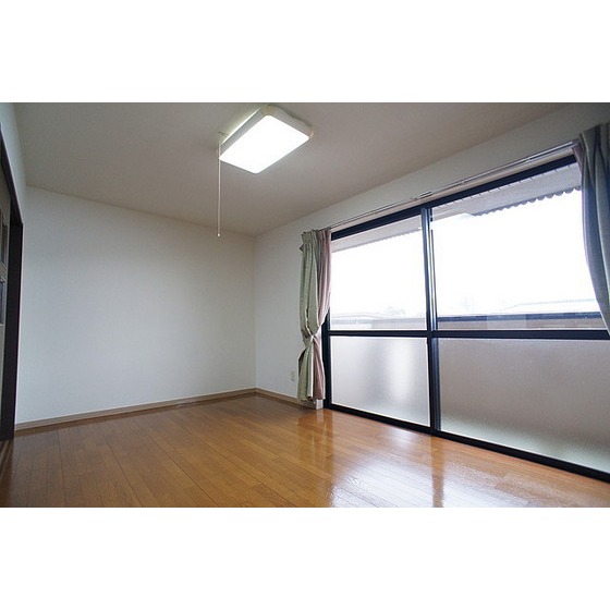 居室・リビング　※お部屋は同物件別室の画像です。