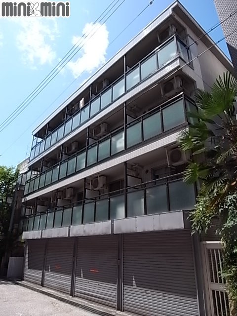 川西高田マンションの建物外観