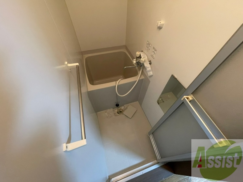 バス・シャワールーム　お風呂になります。一日の疲れを癒してくださいね。