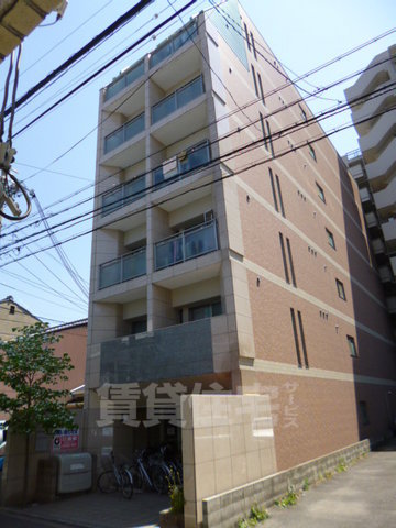 京都市下京区万寿寺中之町のマンションの建物外観