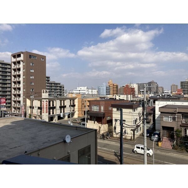 【札幌市中央区南十五条西のマンションの眺望】