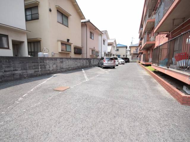 駐車場　エントランス