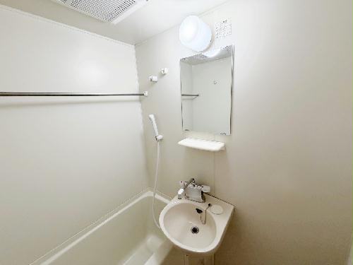 居室・リビング　現状優先。設置は現地と異なる可能性があります。