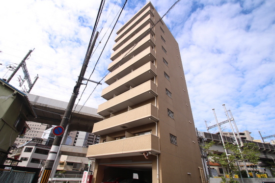 広島市東区二葉の里のマンションの建物外観