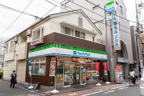 【大田区萩中のマンションのコンビニ】