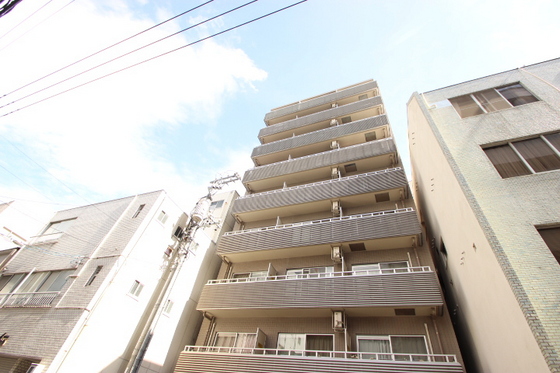 【広島市西区横川町のマンションの建物外観】