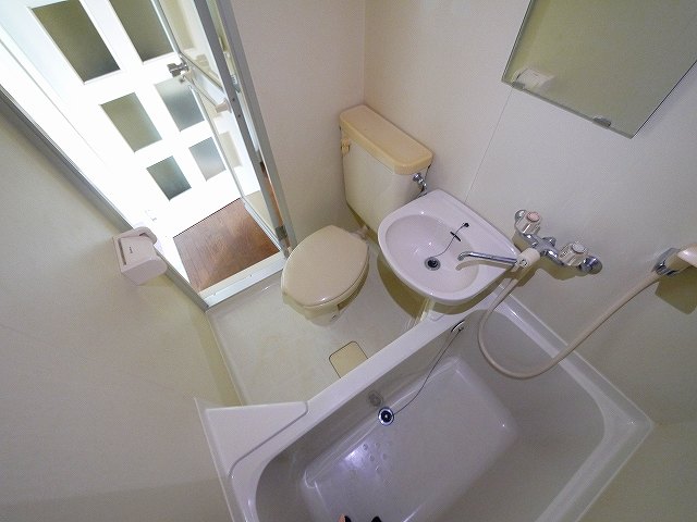 バス・シャワールーム　お風呂で日々の疲れを落としましょう