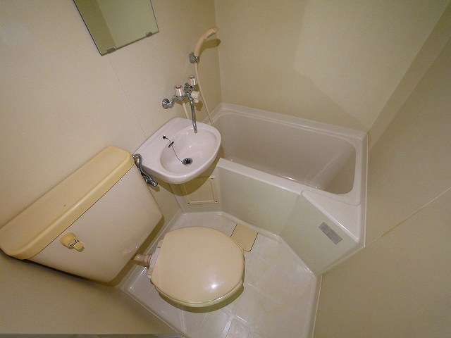 トイレ　ゆったり過ごせるお風呂です